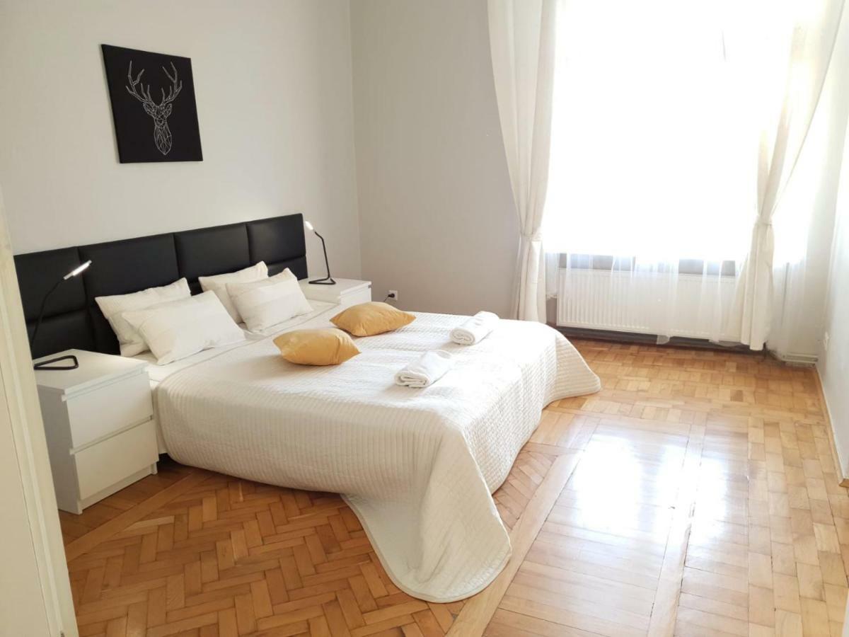 Main Market Square Apartments Cracovie Extérieur photo