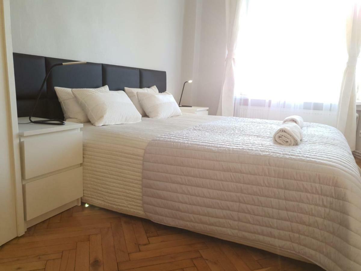 Main Market Square Apartments Cracovie Extérieur photo